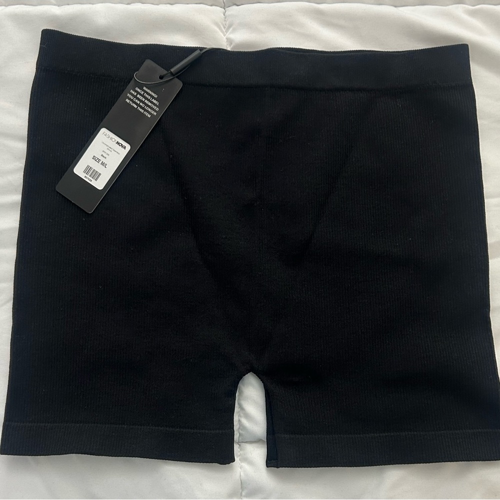 Fashion Nova Black Bike Shorts noy much stretch